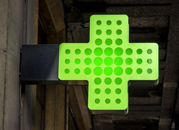 Faire la différence entre la pharmacie d’urgence et la pharmacie de garde